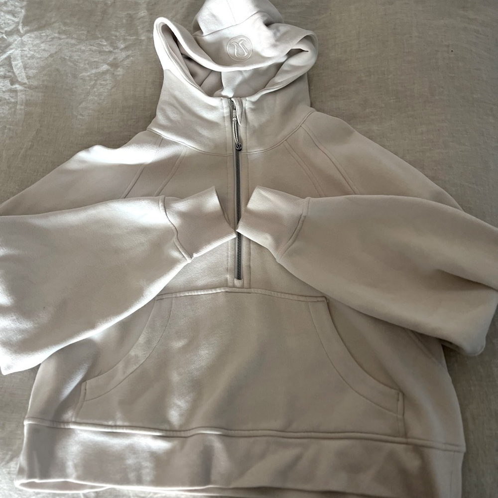 BN Lululemon Scuba White Opal🤍😊